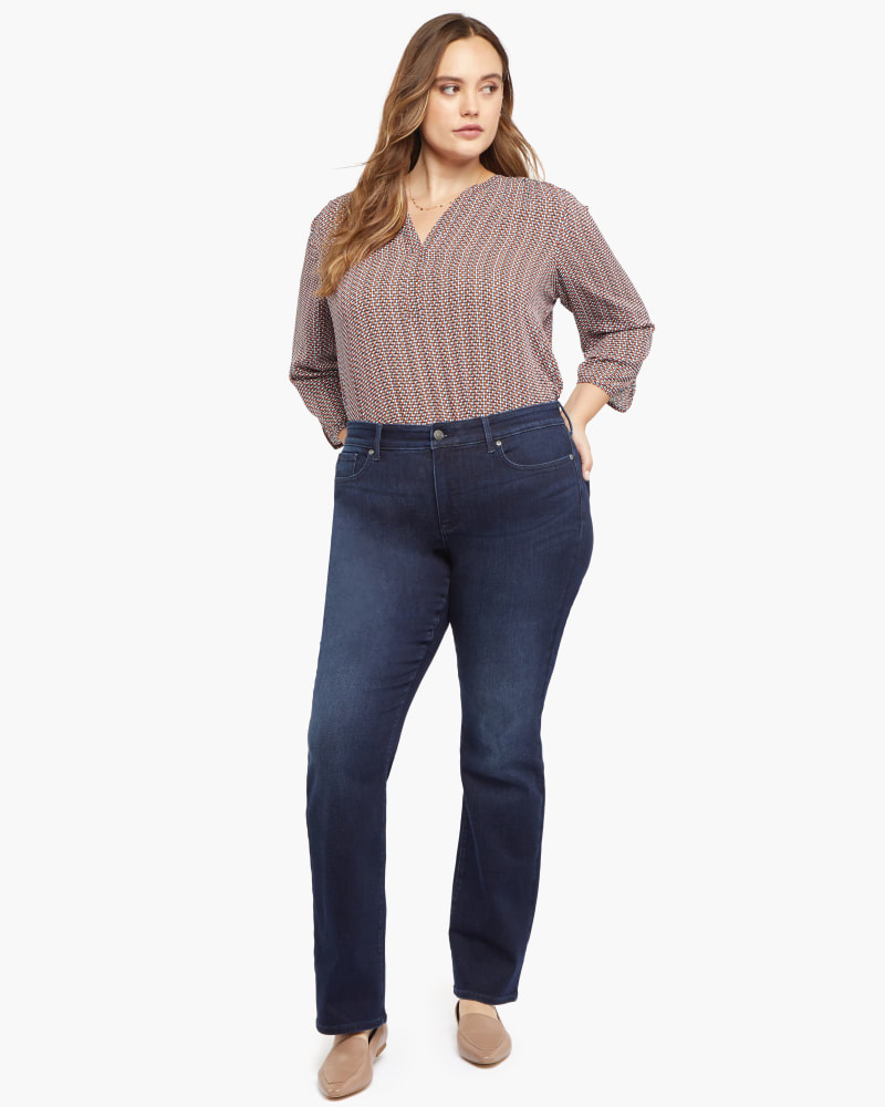 Front of a model wearing a size 14 Marilyn Flare Jean in Rapture by NYDJ. | dia_product_style_image_id:170755